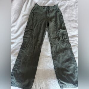 Aeropostale utility cargo pants. Womens size XS Regular| Color olive green